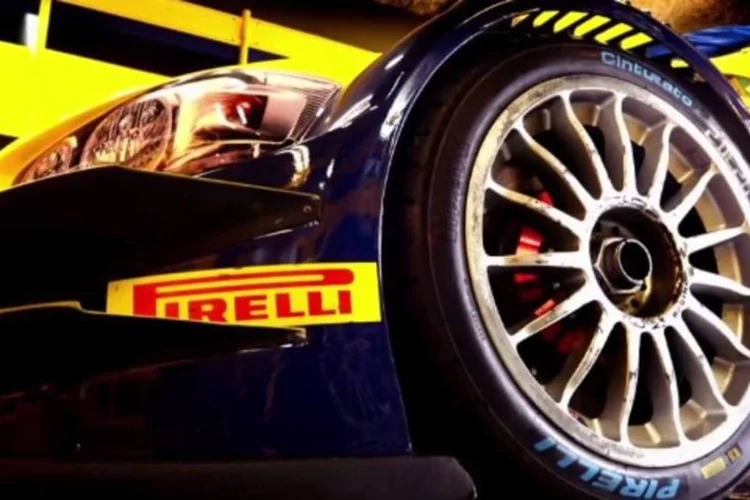 Pirelli: marca resolveu substituir imagens que faziam menção à Pirelli e automobilismo e trocá-las por imagens que demonstravam fortemente ligação da empresa com esporte (Reprodução)
