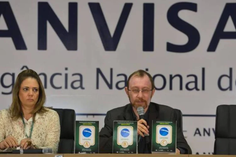 
	An&uacute;ncio do selo e notas para alimenta&ccedil;&atilde;o na Copa 2014: de acordo com levantamento, 24% dos estabelecimentos foram classificados na Categoria C (n&uacute;mero mais elevado de irregularidades)
 (Wilson Dias/ Agência Brasil)