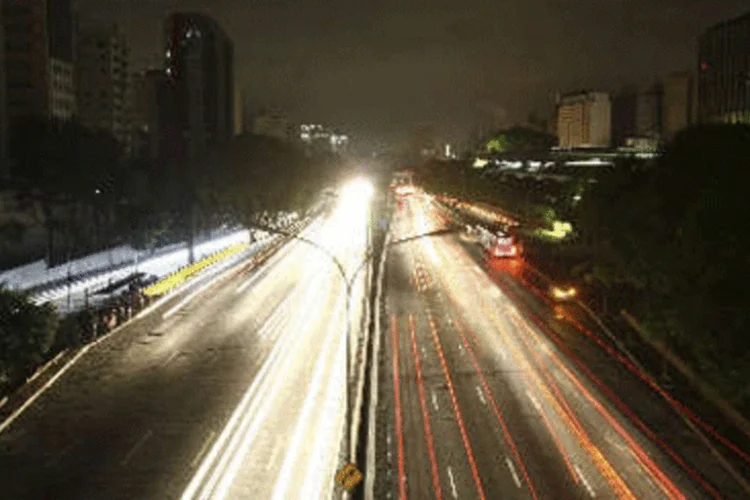 São Paulo no dia do apagão: Furnas toma multa de R$ 54 mi pela falta de energia (.)