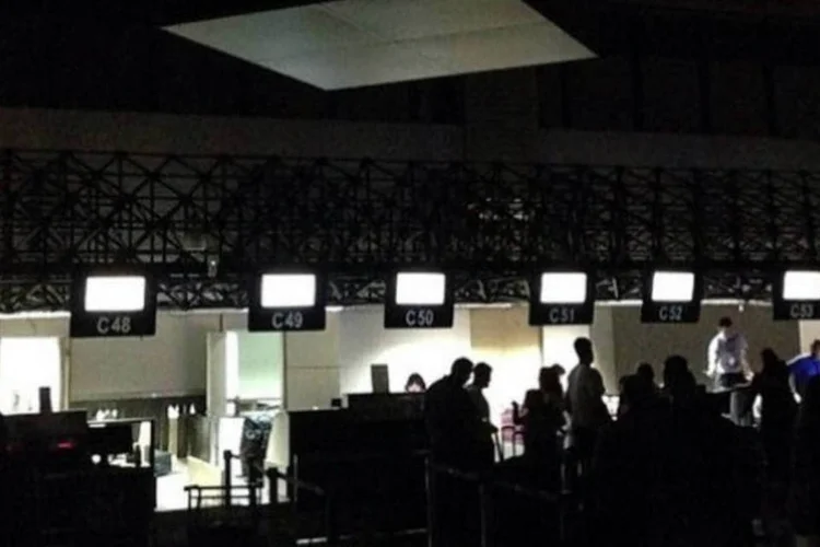
	Apag&atilde;o no Aeroporto de Guarulhos, nesta quarta-feira: foram registrados 12 voos atrasados acima de 30 minutos e um voo foi alternado para outro aeroporto
 (Reprodução/Instagram/Lucianahirata)