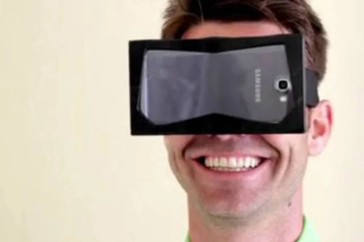 Aparelho transforma display de smartphone em tela 3D: dispositivo é compatível com principais modelos de celulares do mercado, como o iPhone 5 e Galaxy S4 (Reprodução)