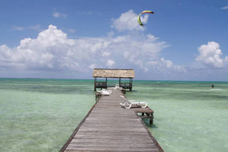 
	Praia e sol: Que outros investimentos podem ser interessantes para aposentadoria?
 (Stock.xchng)