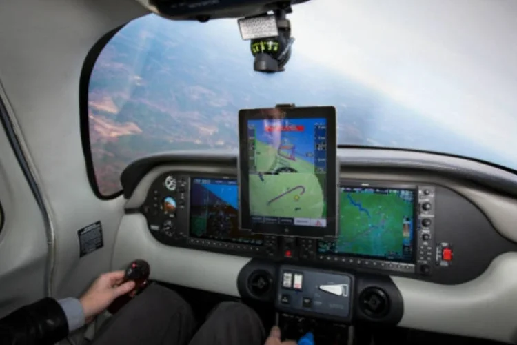 Xavion: no momento, o app funciona como um assistente de voo para pilotos (Divulgação)