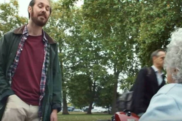 
	Comercial de Paddy Power criado para promover a navegabilidade do app
 (Reprodução/YouTube)