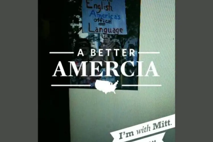Mitt Romney apresentou um aplicativo para smartphones com várias inscrições, entre elas, a errônea ''A better Amercia'' (Divulgação)