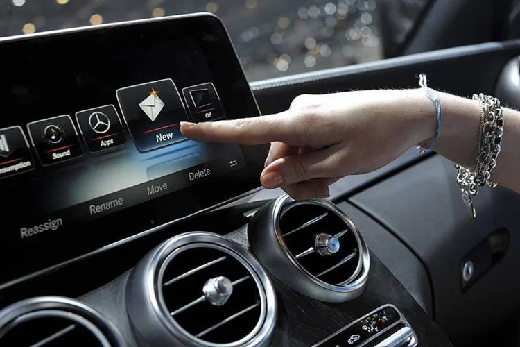 
	CarPlay: o sistema da Apple conecta o iPhone ao painel do carro
 (Harold Cunningham / Getty Images)