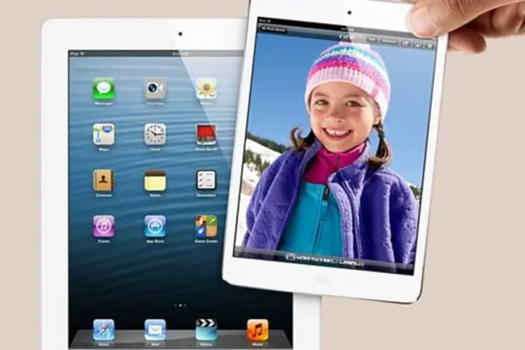 
	O iPad 5 deve conservar a tela Retina de 9,7 polegadas do iPad 4, mas com uma moldura mais fina em volta, como a do iPad mini
 (Apple / Reprodução)