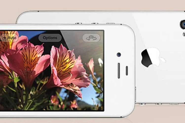 Segundo Mingchi Kuo, o iPhone 5 terá a mesma largura do iPhone 4S, mas será mais longo (Reprodução)