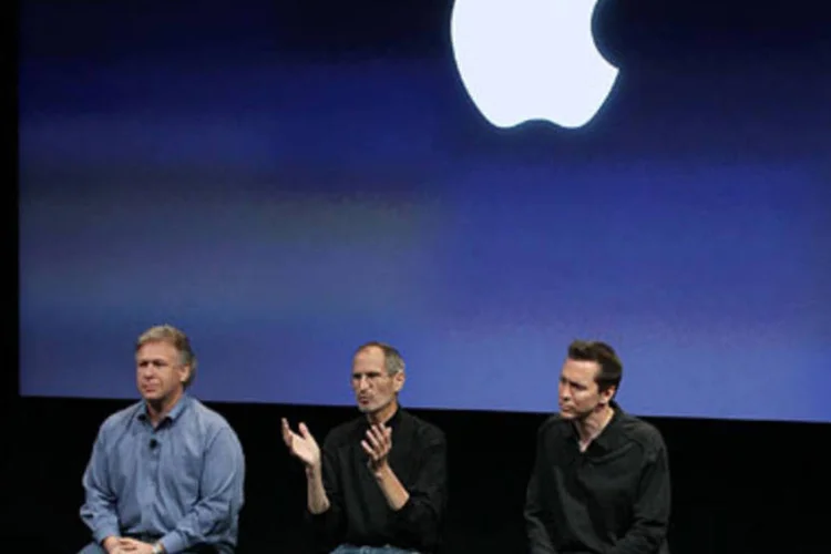 A Apple só fica atrás da ExxonMobil, cuja capitalização de mercado supera US$ 300 bilhões (.)