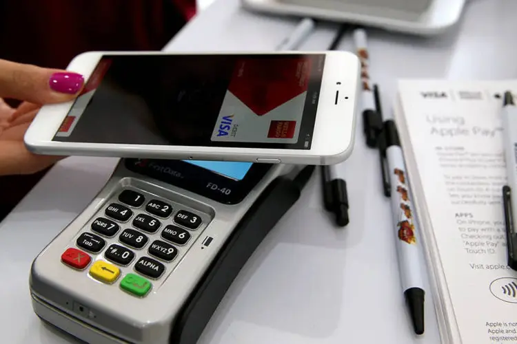 Apple Pay facilita pagamentos com o celular e irá integrar criptomoedas (Justin Sullivan/Getty Images)