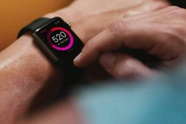 
	Apple Watch: rel&oacute;gio inteligente ser&aacute; lan&ccedil;ado no come&ccedil;o de 2015, diz a Apple
 (Reprodução de EXAME.com)