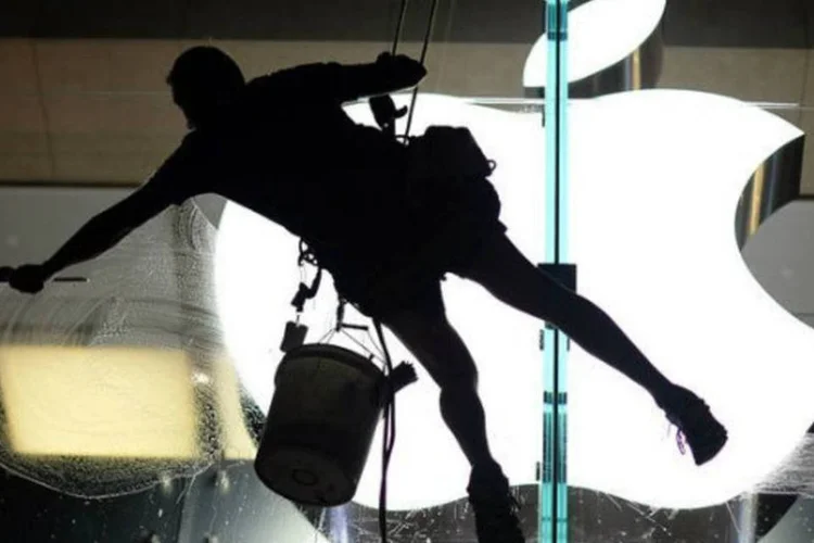 
	Apple: &nbsp;revela&ccedil;&otilde;es mostram que&nbsp;empresas&nbsp;como a Apple e Google usam estruturas que legisladores t&ecirc;m rotulado como &quot;artificiais&quot; para evitar bilh&otilde;es em impostos
 (AFP/ Saeed Khan)