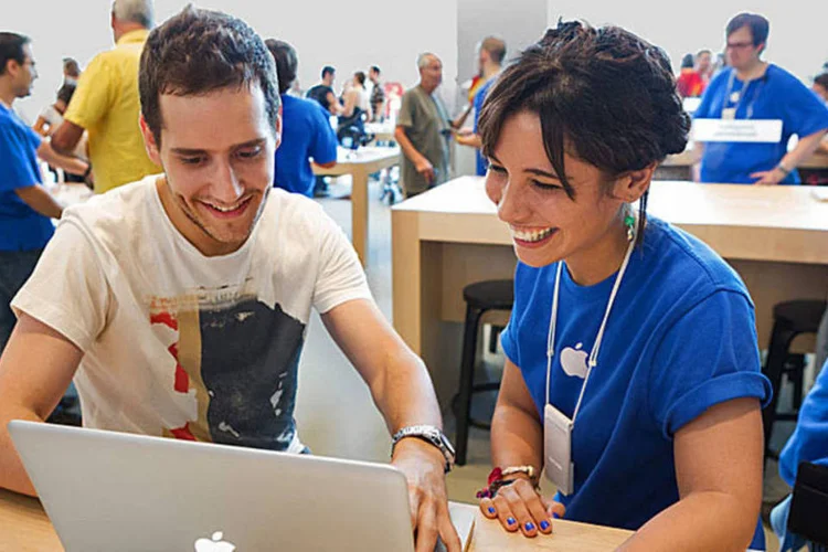 Apple Store: os moradores de São Paulo agora poderão adquirir os produtos da empresa no ShoppingMorumbi (Divulgação/Apple)