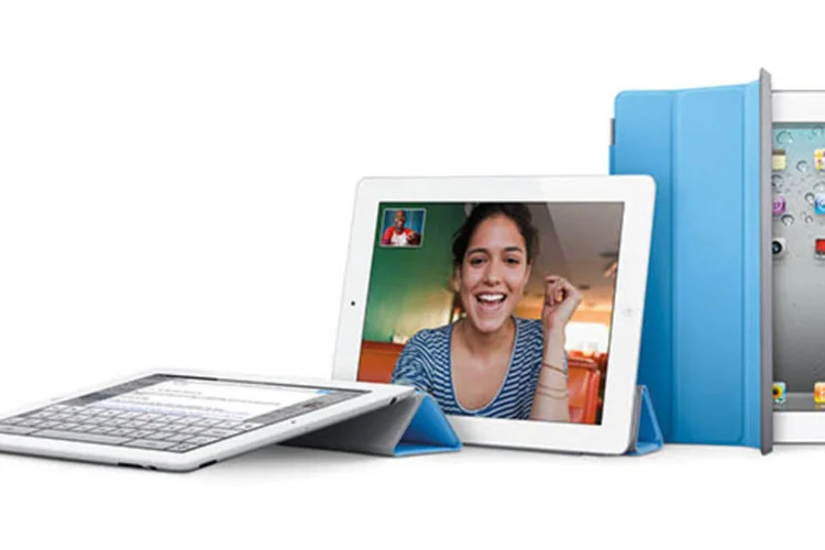 O iPad 2 com a capa SmartCover, da Apple (Divulgação)