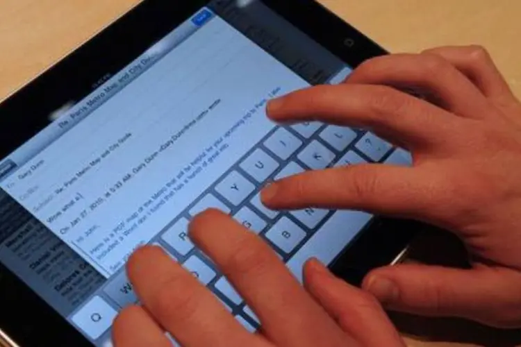 iPad: o popular computador com tela sensível ao toque vendeu mais de 500 mil unidades na primeira semana de vendas nos EUA. (.)