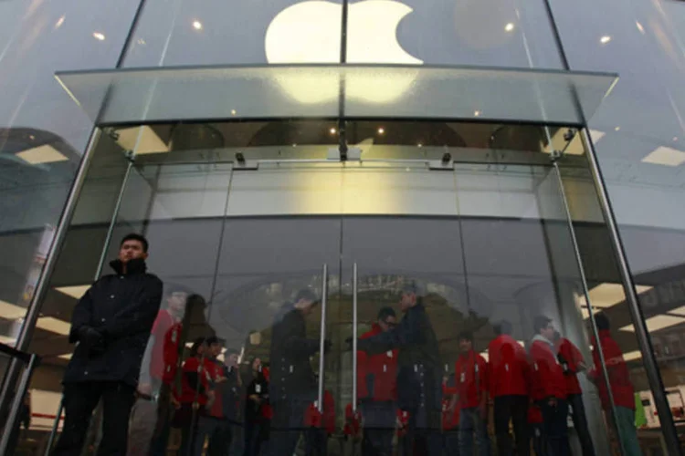 
	Apple Store na China antes do lan&ccedil;amento do iPhone 5: pa&iacute;s &eacute; o segundo maior mercado da companhia, respondendo por 15% de seu faturamento
 (Petar Kujundzic/Reuters)