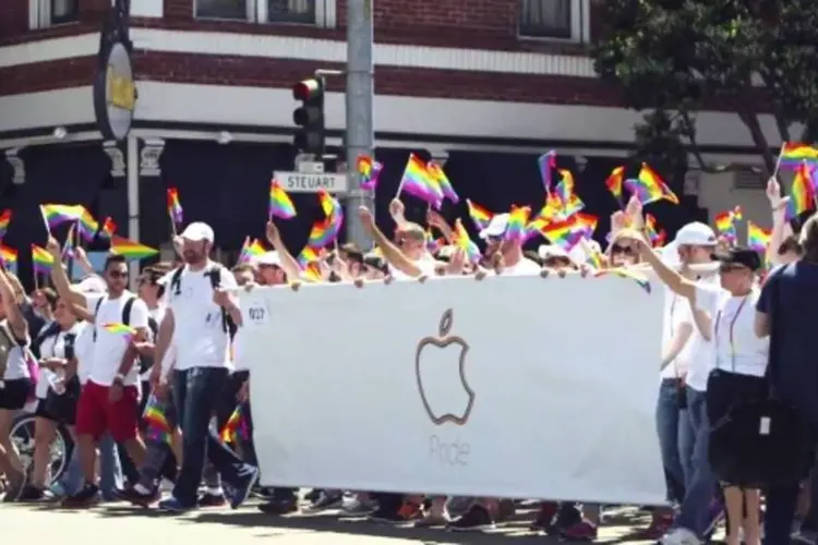 Apple se posiciona a favor da Parada Gay de San Francisco (Reprodução/YouTube)