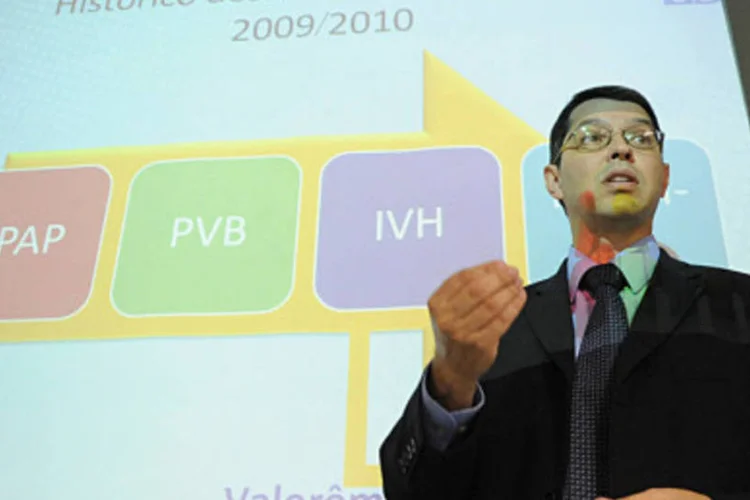 O coordenador do Relatório de Desenvolvimento Humano (RDH) Brasileiro 2010, Flávio Comim, apresenta o Índice de Valores Humanos (IVH) (Wilson Dias/ABr)