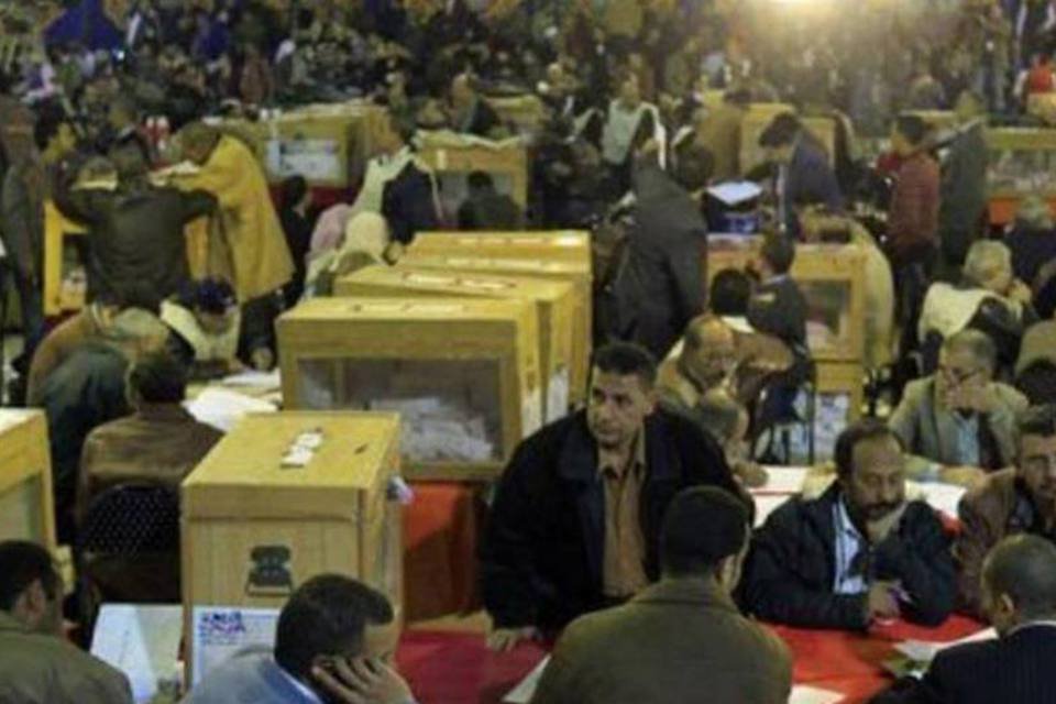 Islâmicos lideram resultado parcial de eleição no Egito