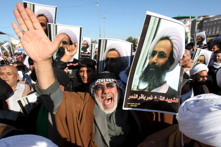 
	Ir&atilde;: a Ar&aacute;bia Saudita rompeu rela&ccedil;&otilde;es com o Ir&atilde; depois que manifestantes iranianos incendiaram duas representa&ccedil;&otilde;es diplom&aacute;ticas do pa&iacute;s
 (Alaa Al-Marjani / Reuters)