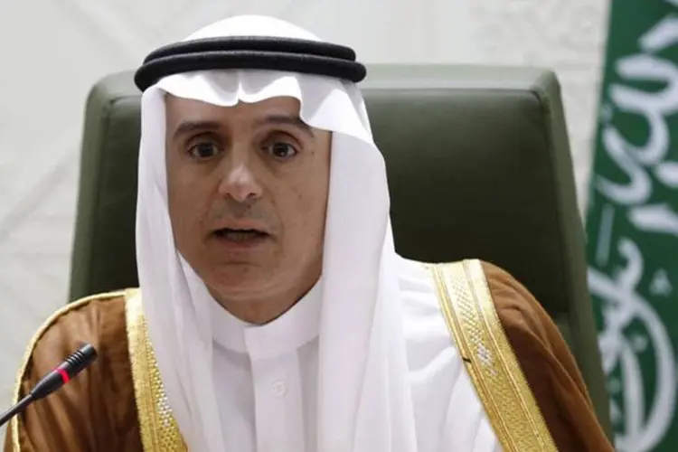 
	Chanceler da Ar&aacute;bia Saudita, Adel al-Jubeir, em Riad: pa&iacute;ses v&atilde;o discutir as tens&otilde;es ap&oacute;s o ataque a miss&otilde;es diplom&aacute;ticas
 (REUTERS/Faisal Al Nasser)