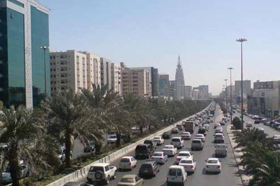 Tribunal saudita condena 13 pessoas por planejarem ataques