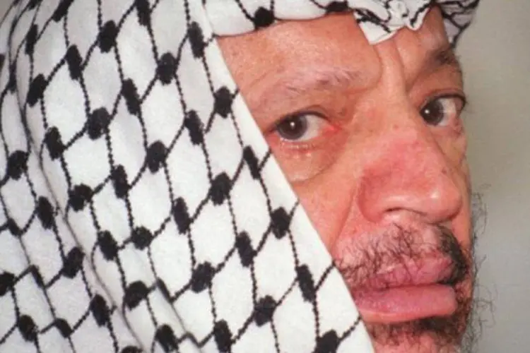 O líder histórico palestino Yasser Arafat em foto de 28 de agosto de 1996: Porta-voz questionou por que a investigação foi feita quase uma década depois de sua morte (Hector Mata/AFP)