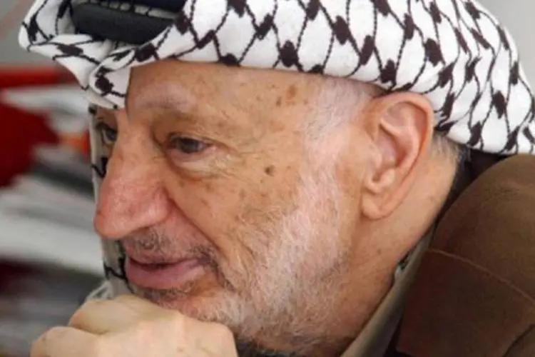 
	Yasser Arafat: l&iacute;der morreu em um hospital militar franc&ecirc;s em Paris, em 11 de novembro de 2004
 (Hussein Hussein/AFP)