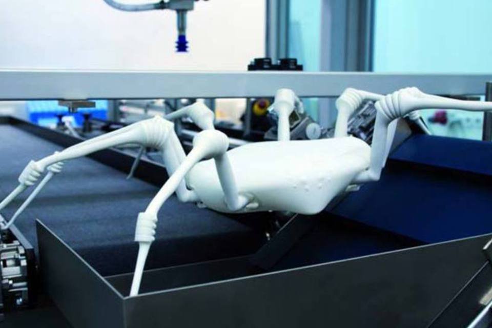 Robô-aranha impresso em 3D detecta perigo