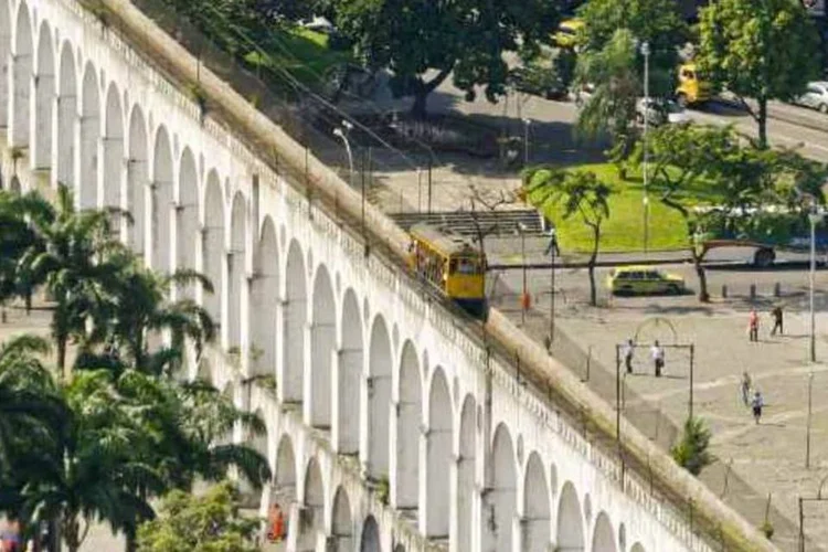 
	Lapa: local &eacute; frequentado principalmente por turistas brasileiros e estrangeiros
 (Riotur)
