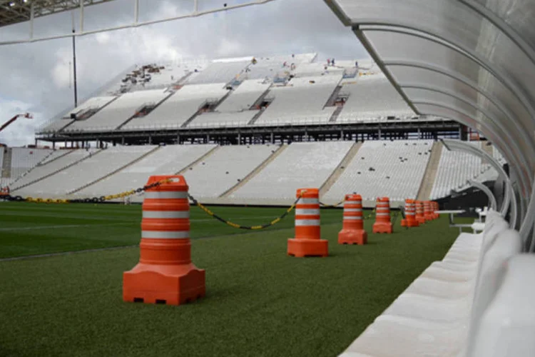 
	Cerca de mil fam&iacute;lias sem-teto ocuparam neste s&aacute;bado um terreno particular localizado a cerca de quatro quil&ocirc;metros do est&aacute;dio Arena Corinthians
 (Fábio Teixeira/ EXAME.com)