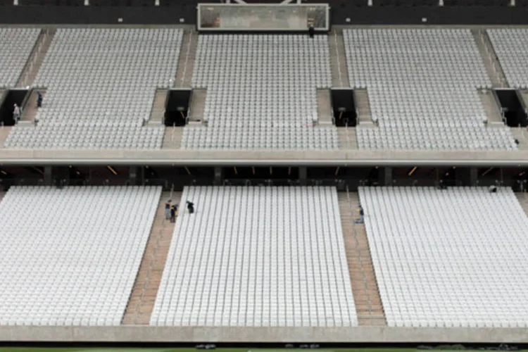 
	Arquibancadas Arena Corinthians: faltando apenas 17 dias para a abertura oficial, ainda falta muita coisa para ser feita (Beatriz Souza/ EXAME.com)