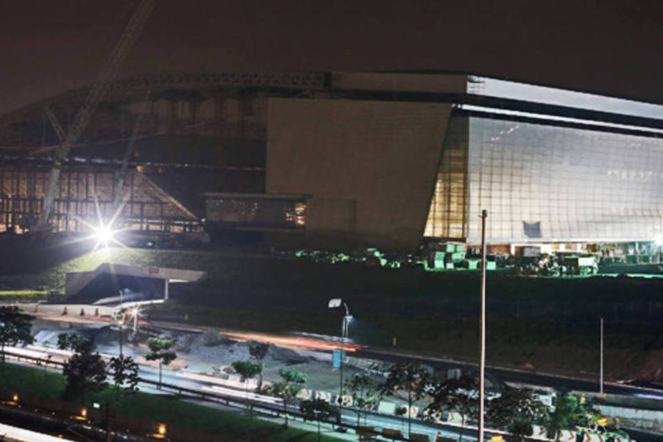 Há 2 meses para Copa estádios e aeroportos estão em obras