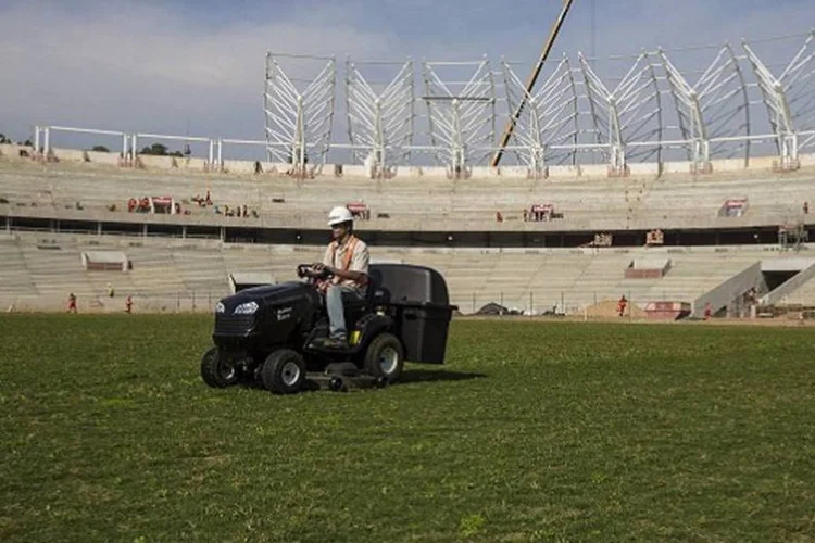 
	Beira-rio em obras para 2014: est&aacute;dio &eacute; um dos que v&atilde;o receber jogos da Copa do Mundo no Brasil
 (Governo Federal/Portal da Copa)