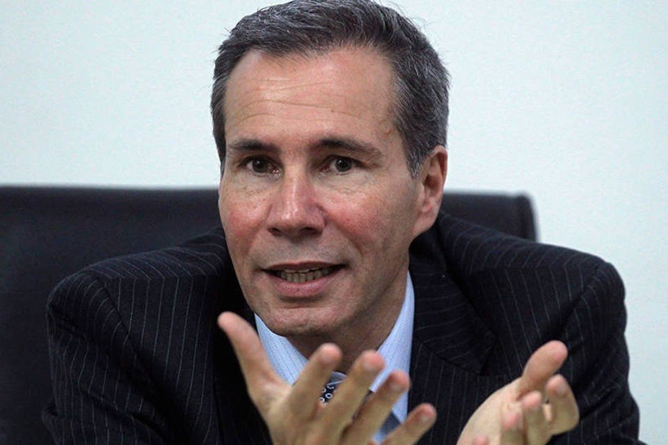 Argentina acusa Nisman de desvio e o chama de "sem-vergonha"