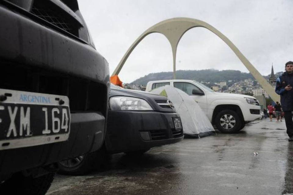 Invasão argentina toma conta do Sambódromo no Rio