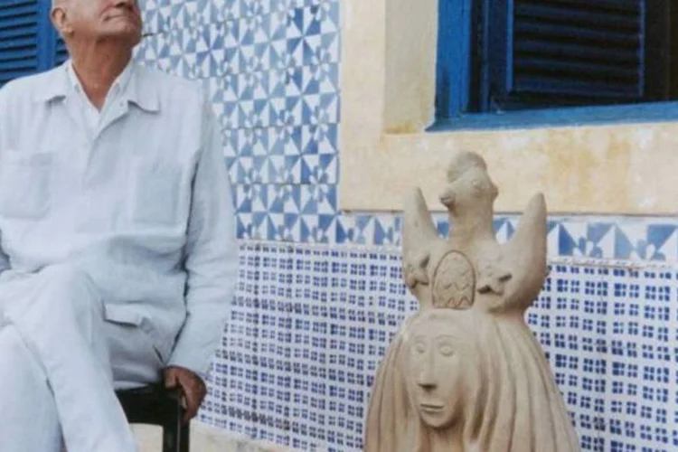 
	Suassuna: ele est&aacute; em coma, respirando com ajuda de aparelhos
 (Veja Rio)