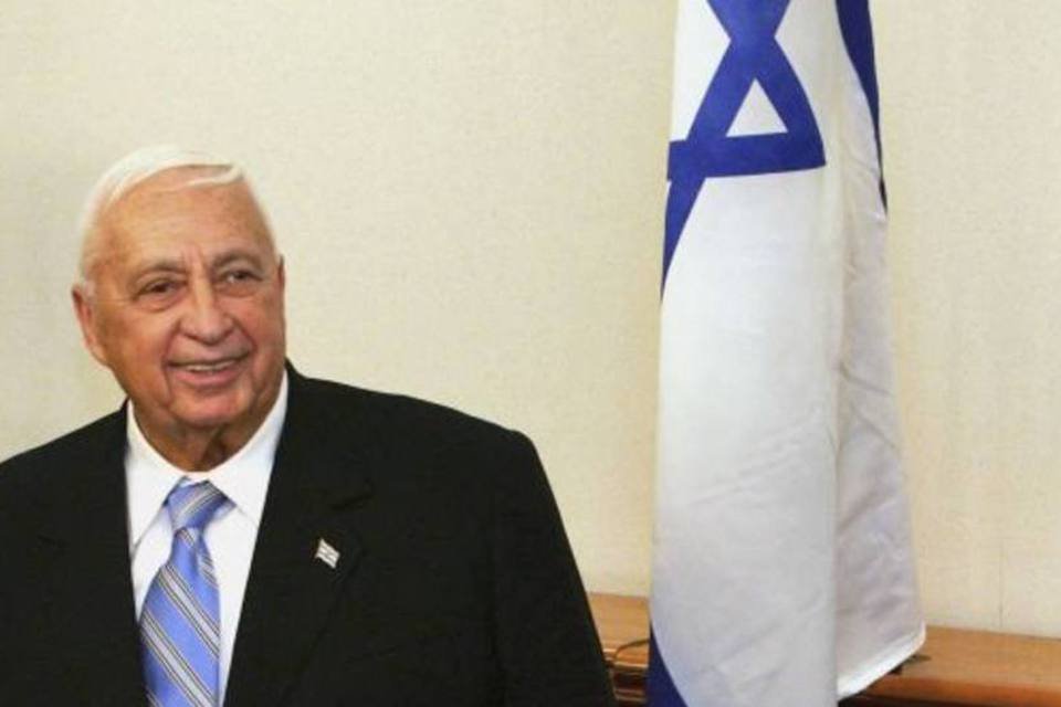Em um lapso durante discurso, Netanyahu dá Ariel Sharon por morto