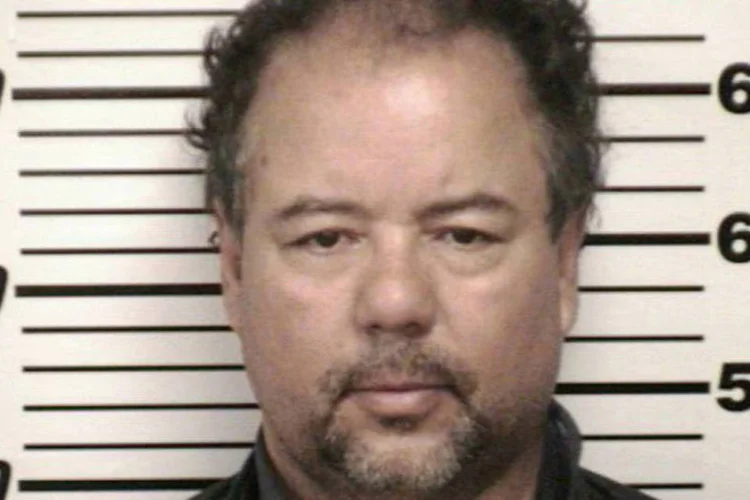 
	Ariel Castro, acusado de manter 3 mulheres em cativeiro durante dez anos, em Cleveland, Ohio
 (Cuyahoga County Sheriffs Office/Reuters)
