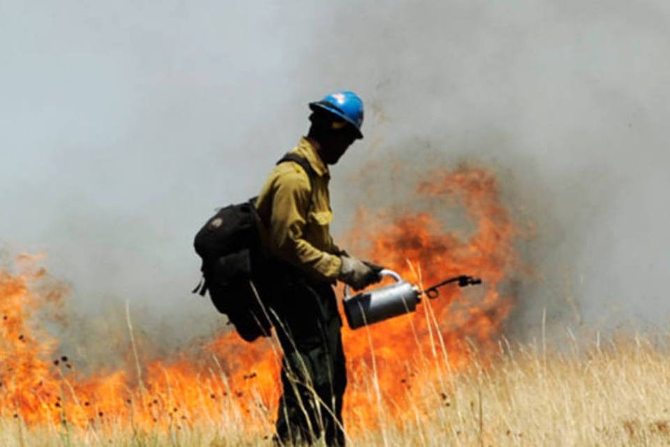 Segundo maior incêndio do Arizona provoca a retirada de milhares