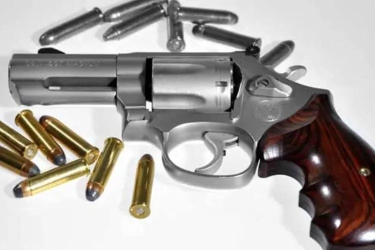
	Arma e balas: segundo a ONG, ainda n&atilde;o est&aacute; claro o motivo do crime
 (Stock Exchange)