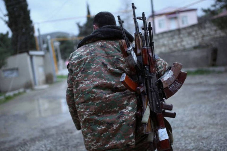 
	Nagorno-Karabakh: &quot;A Arm&ecirc;nia continua disparando contra posi&ccedil;&otilde;es do ex&eacute;rcito azeri e contra alvos civis&quot;
 (Vahan Stepanyan / AFP/AFP)