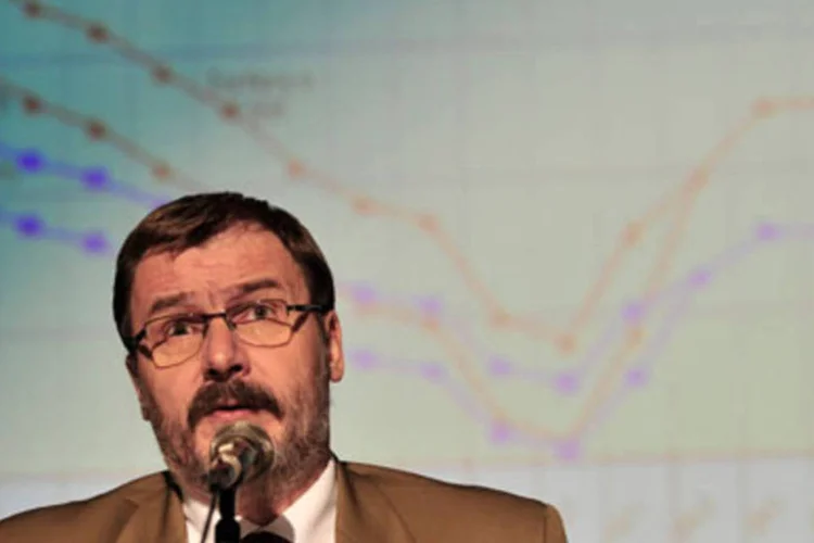 Secretário do Tesouro Nacional, Arno Augustin diz que economia dá sinais de que não há superaquecimento (.)