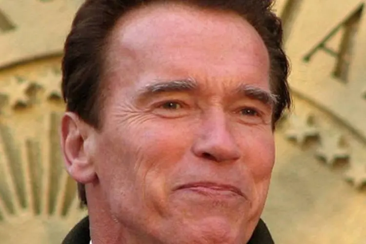 Arnold Schwarzenegger, governador da Califórnia, passa o bastão da GCF para governadores brasileiros (.)