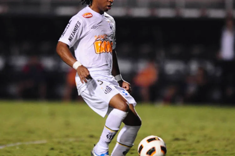 
	Arouca:&nbsp;o&nbsp;Est&aacute;dio&nbsp;Romildo Vitor Gomes Ferreira&nbsp;foi palco, na quinta &agrave; noite, de ofensas&nbsp;racistas&nbsp;contra o volante do Santos
 (RENATO PIZZUTTO/Placar)