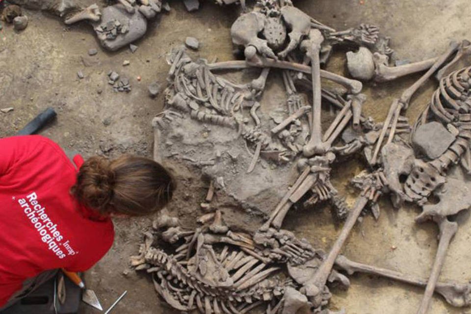 Arqueólogos encontram vestígios de massacre de 6 mil anos