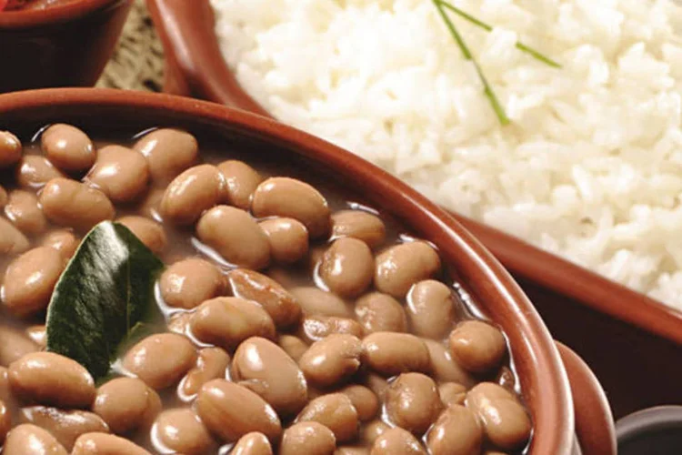 
	Arroz e feij&atilde;o &eacute; considerada a combina&ccedil;&atilde;o perfeita da culin&aacute;ria brasileira
 (Dercílio / Saúde)