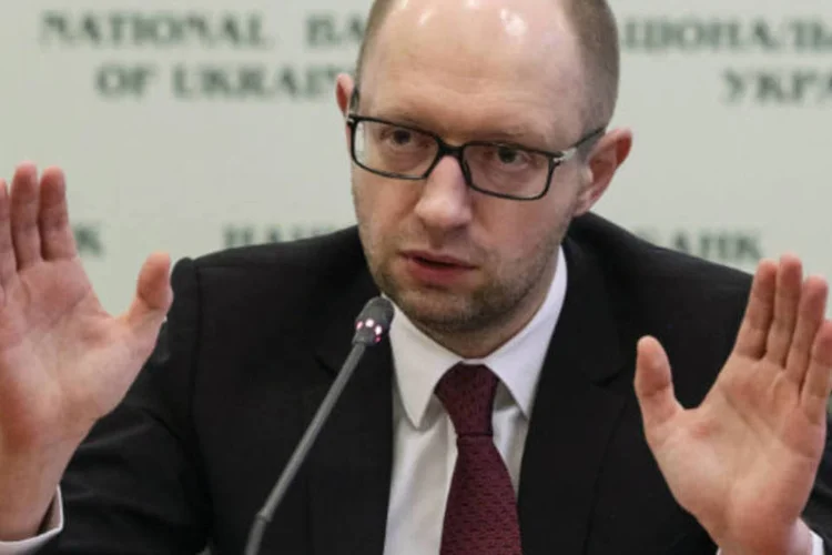 Arseni Yatseniuk, primeiro-ministro interino da Ucrânia: "nos dois últimos dias, transferimos ao território da república autônoma da Crimeia US$ 6 milhões" (Konstantin Chernichkin/AFP)