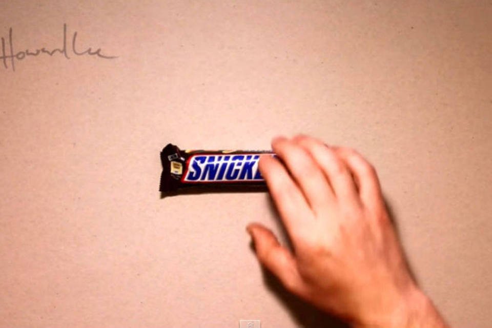 Artista cria desenhos hiper-realistas de produtos famosos
