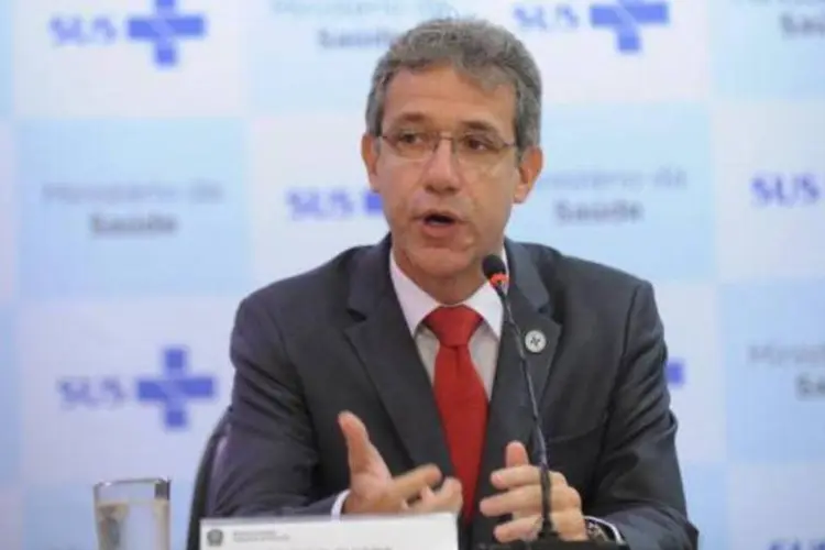 O ministro da Saúde, Arthur Chioro, fala sobre o primeiro caso suspeito de ebola no país  (Elza Fiúza/Agência Brasil)